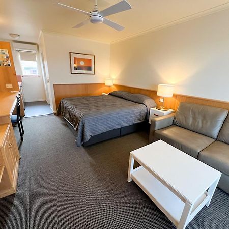 Summerhill Motor Inn (Adults Only) Merimbula Buitenkant foto