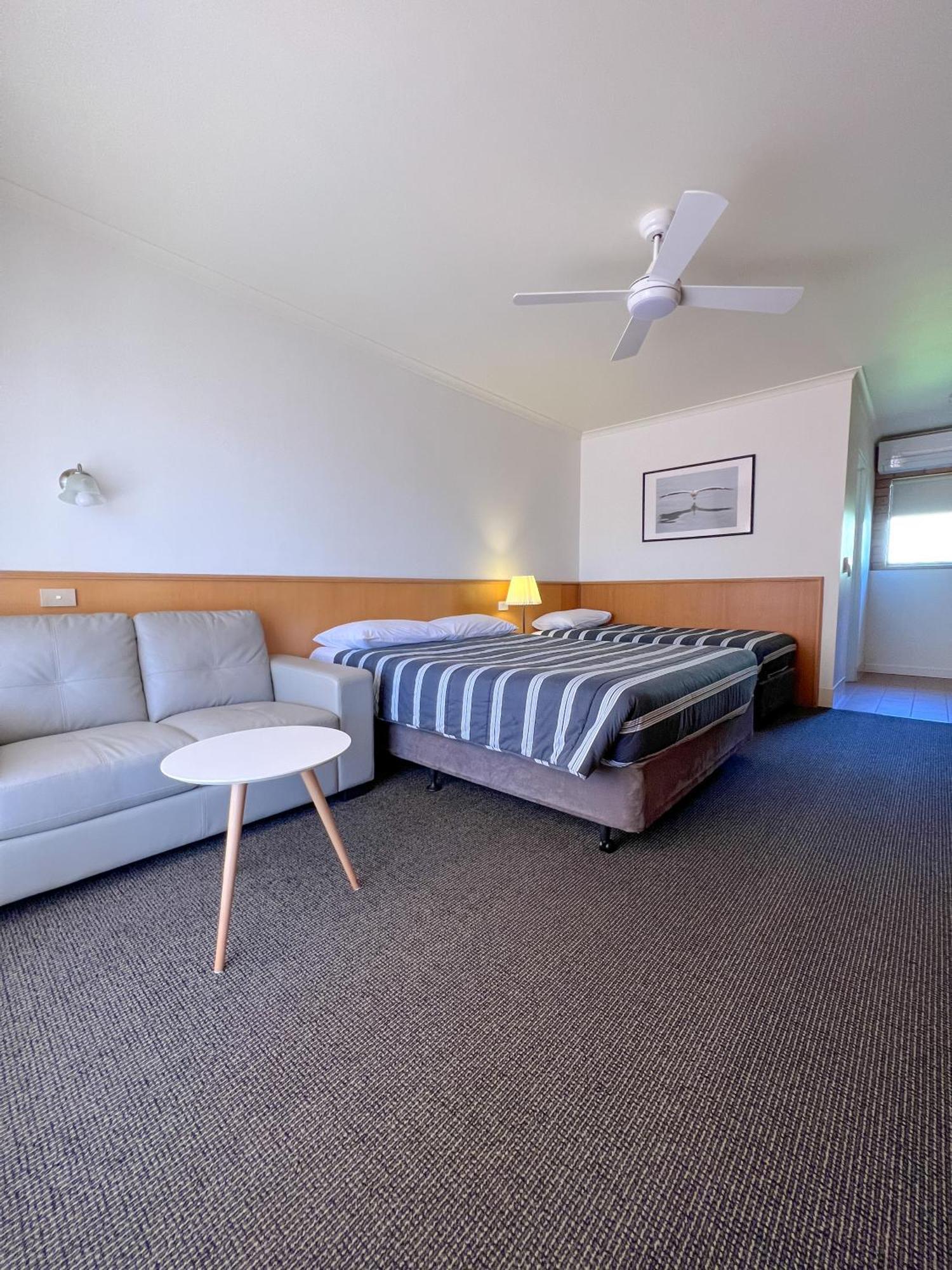 Summerhill Motor Inn (Adults Only) Merimbula Buitenkant foto