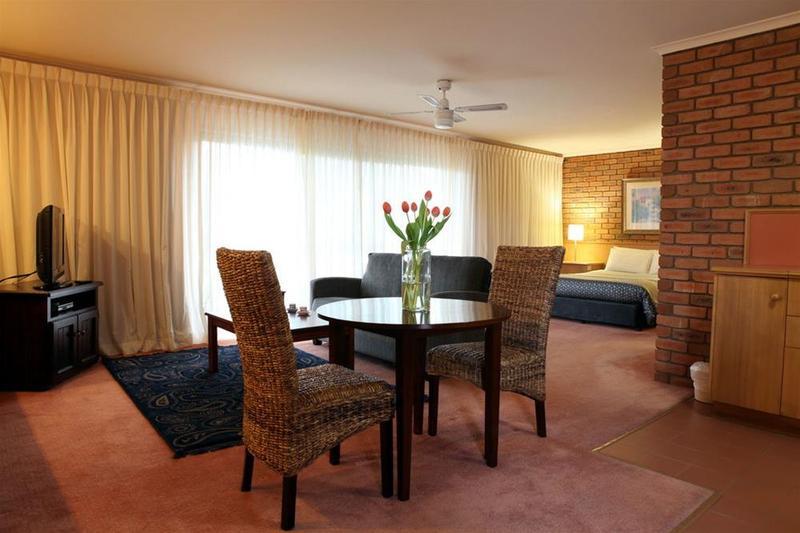 Summerhill Motor Inn (Adults Only) Merimbula Buitenkant foto