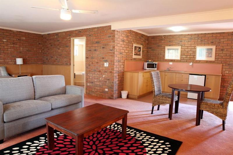 Summerhill Motor Inn (Adults Only) Merimbula Buitenkant foto