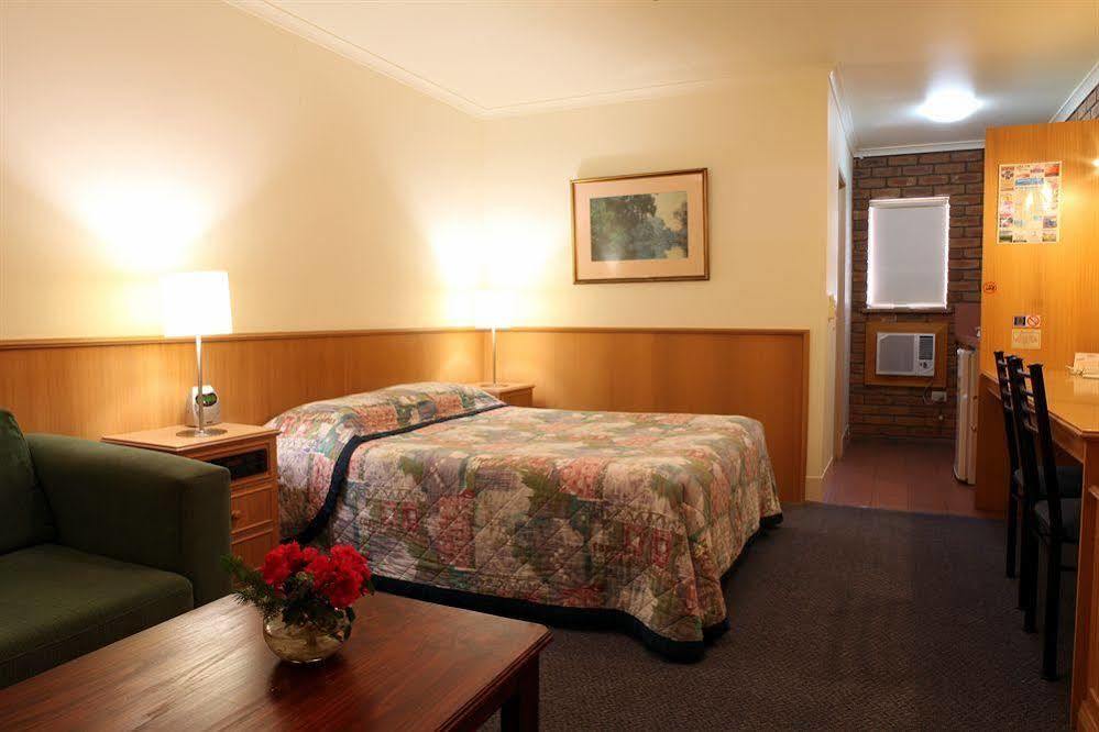 Summerhill Motor Inn (Adults Only) Merimbula Buitenkant foto