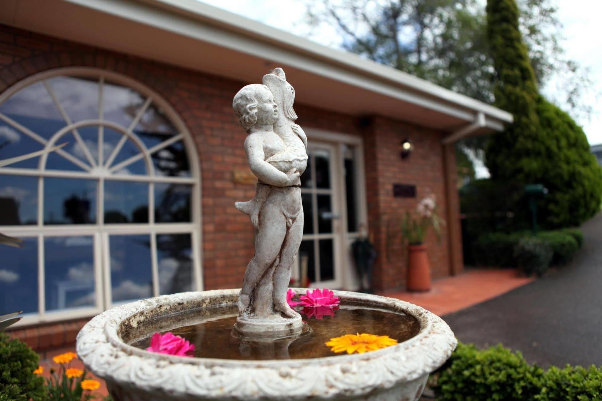 Summerhill Motor Inn (Adults Only) Merimbula Buitenkant foto