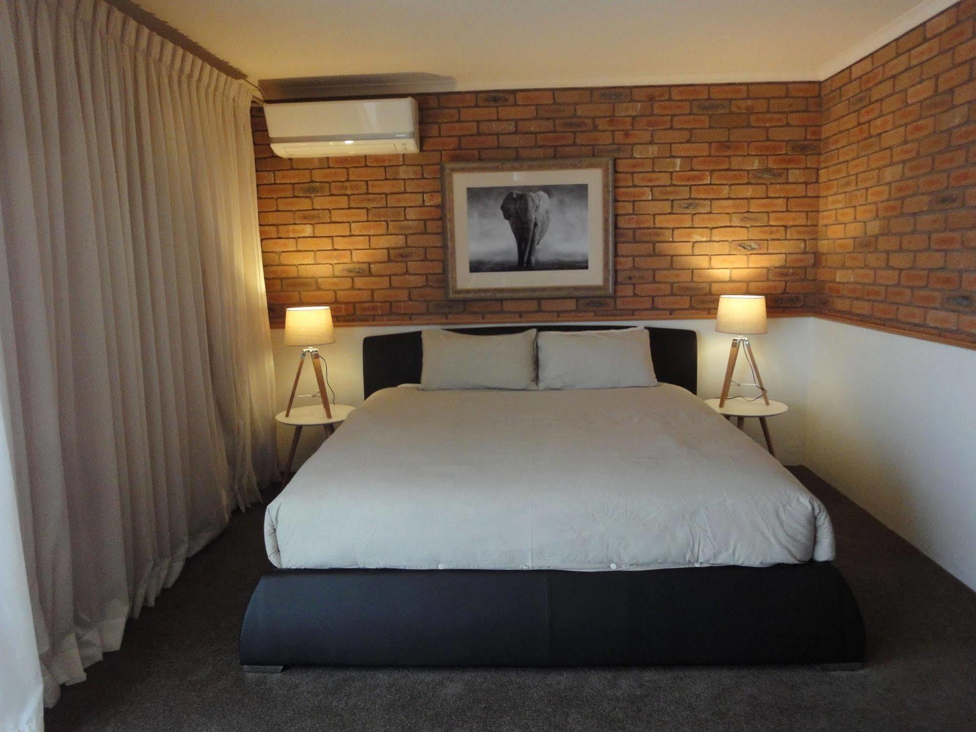 Summerhill Motor Inn (Adults Only) Merimbula Buitenkant foto